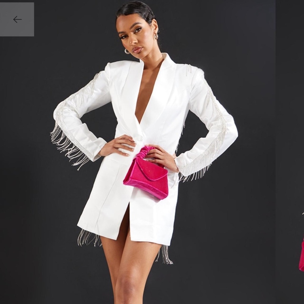 PrettyLittleThing White Long Sleeve Plunge Dress